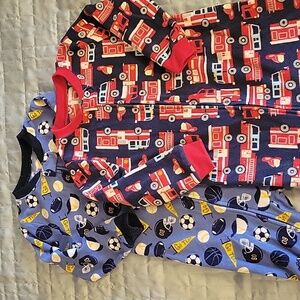 Carter's boys pajama set (2 pair)